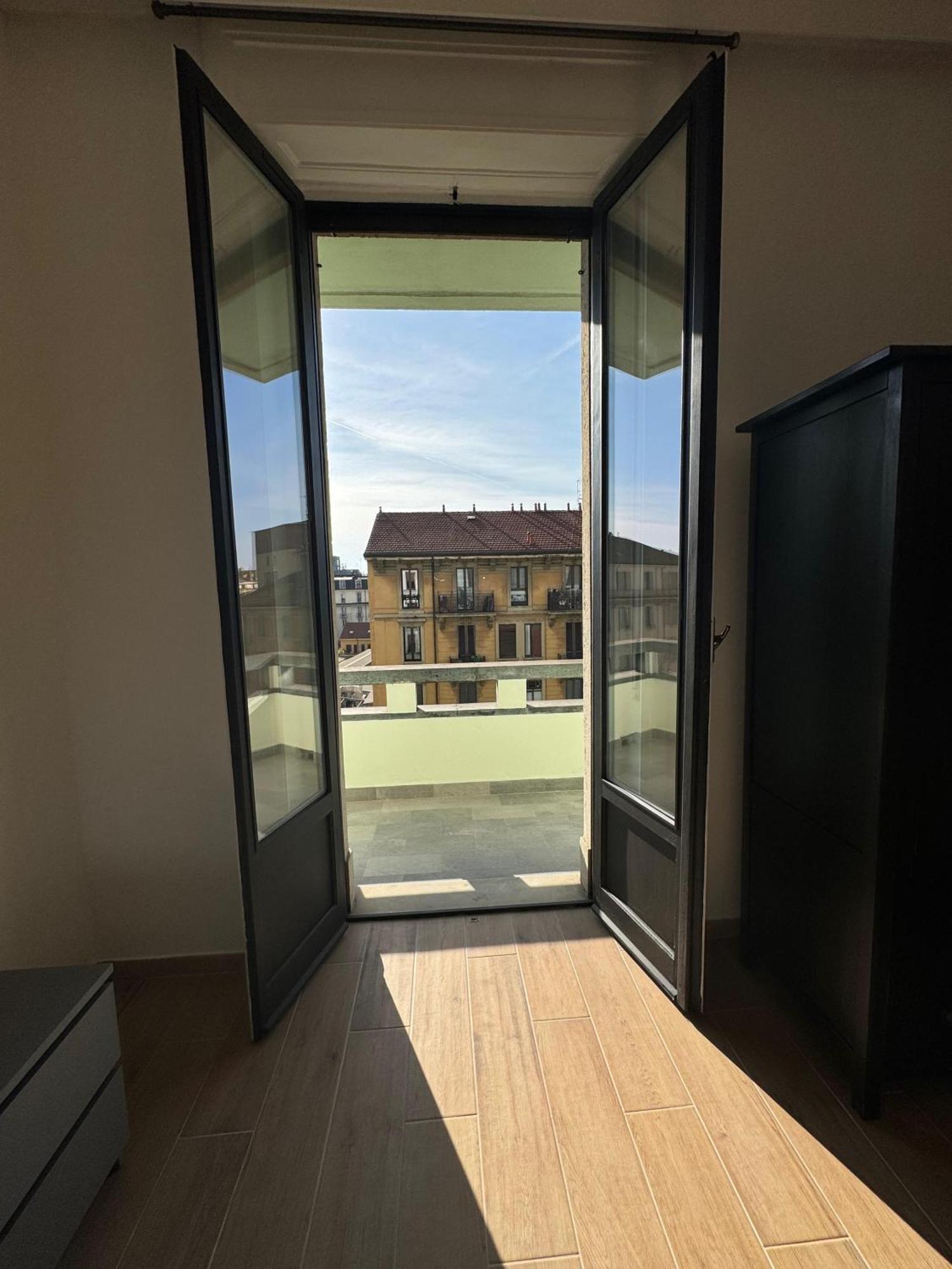 New Apartment With Balcony, Isola Bosco Verticale Milan Exterior photo
